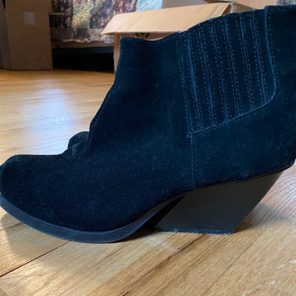 Ankle boots